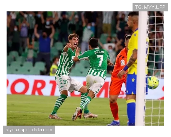 一年前:贝蒂斯凭借费基尔在肋部的组织2-0战胜皇家社会